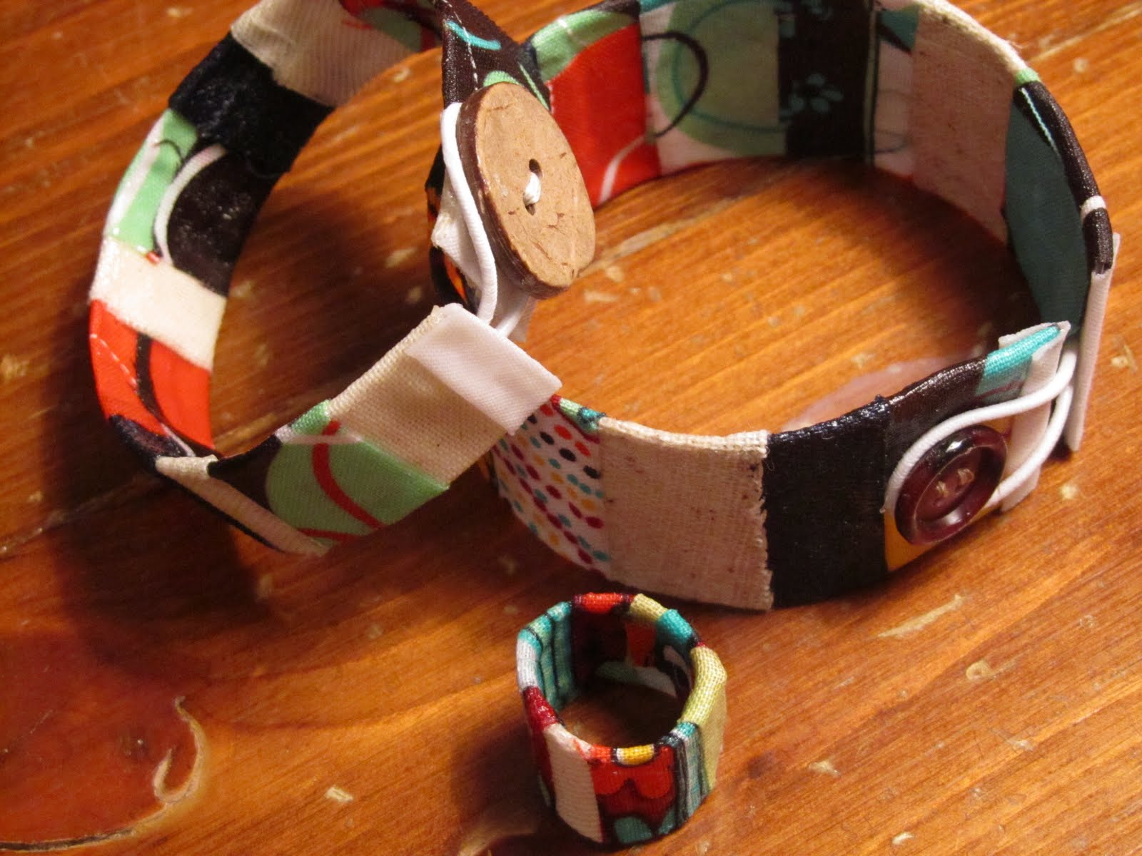 Twelve Crafts Till Christmas matching soda can ring tutorial