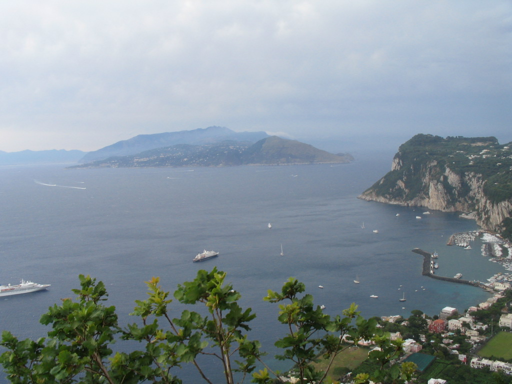 [(7-Jul)+Capri05.JPG]