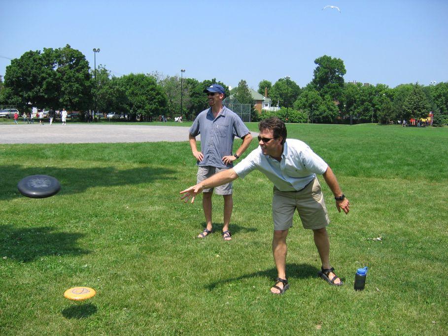 [Frisbee+Illusion.JPG]