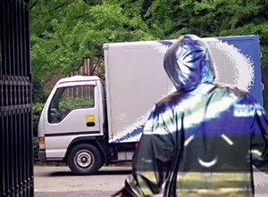 [invisible+cloak.jpg]