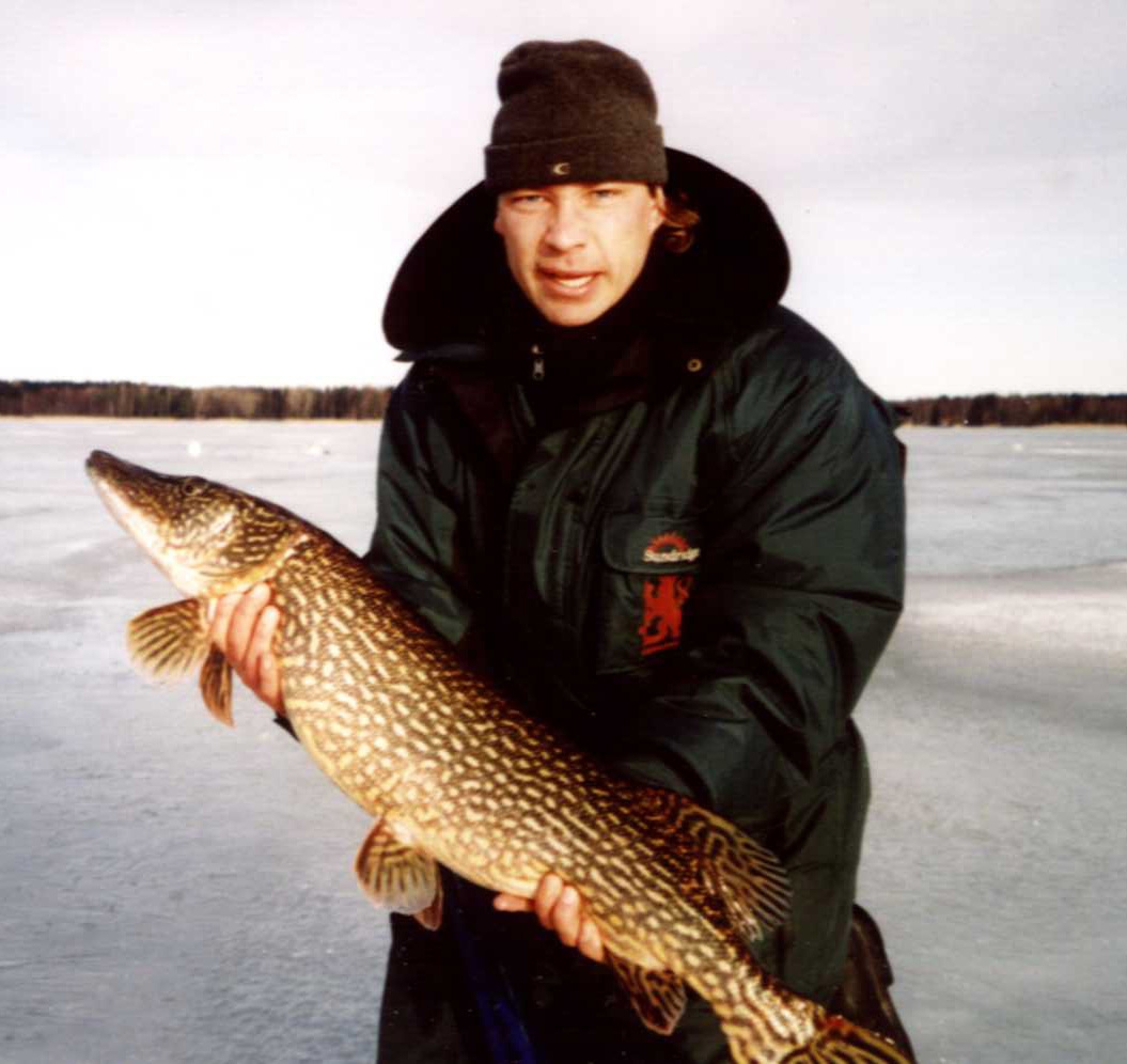 [8,7+kg+feb-05+ismete+Storsjön.JPG]