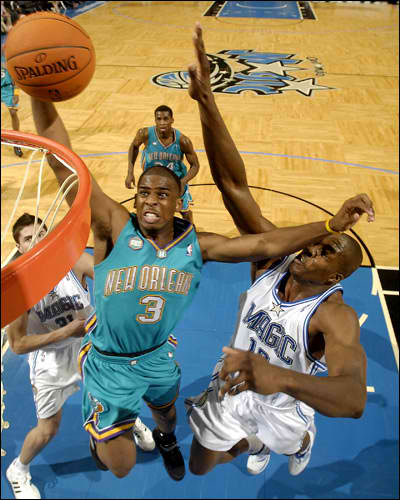 chris paul dunking on dwight chris paul dunking on dwight howard. chris paul dunking on dwight