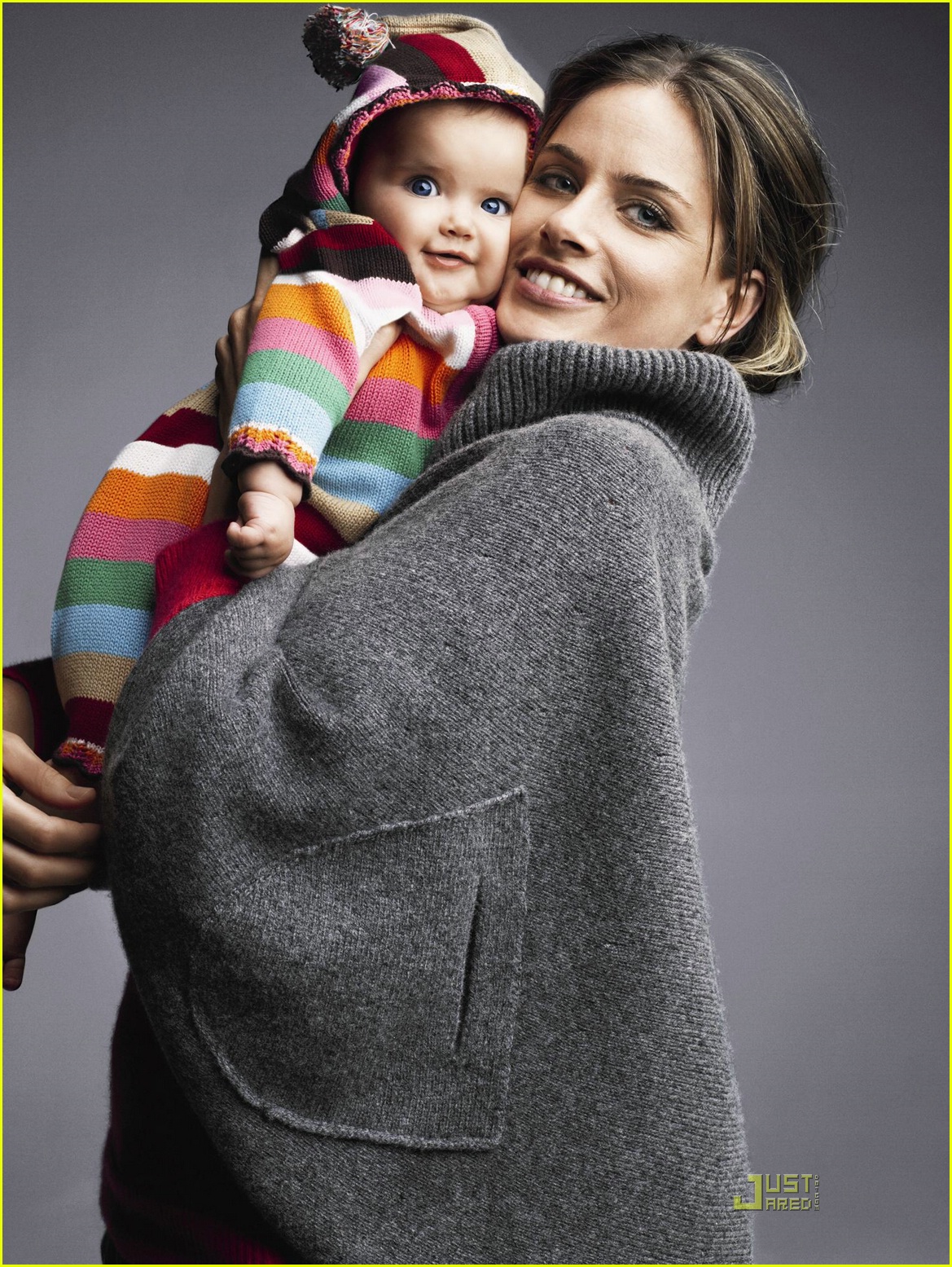 http://3.bp.blogspot.com/_d1cfSEIe8fQ/R1IAJYl1LXI/AAAAAAAABbU/ZsA_mpHhhDU/s1600-R/amanda+peet.jpg