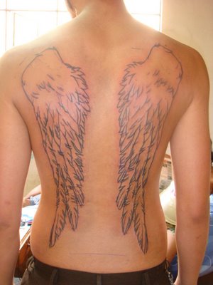 tattoo de alas. tattoos de alas.