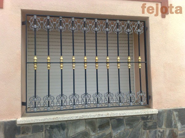 Forja Artística en Aluminio: Rejas de forja con adornos de aluminio