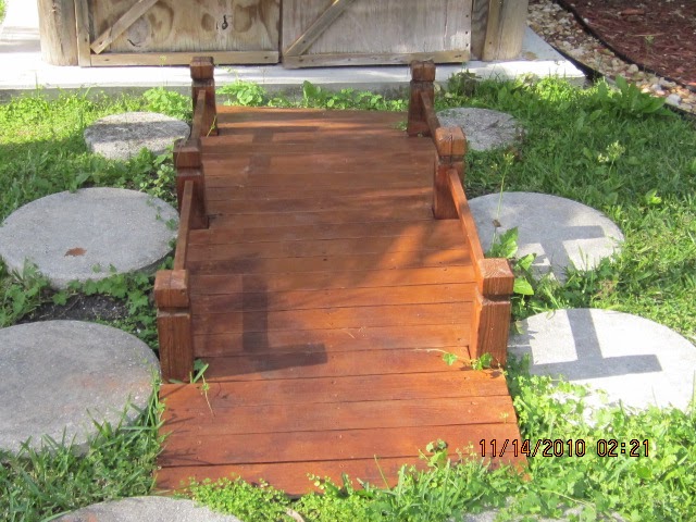 FERNANDEZ CABINET: PUENTES DE MADERA TRATADA PARA PATIOS