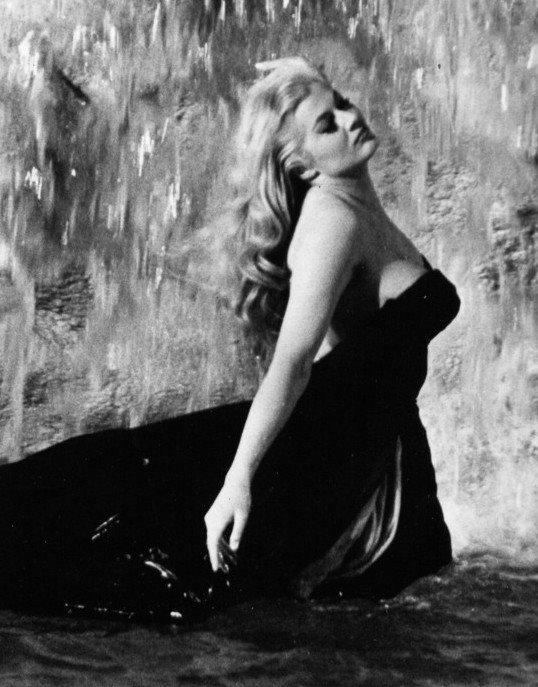 [la_dolce_vita[1].JPG]
