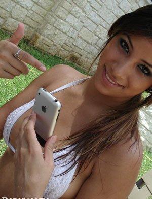 [iphonegirl.jpg]