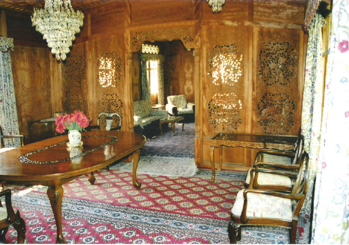 houseboat in srinagar