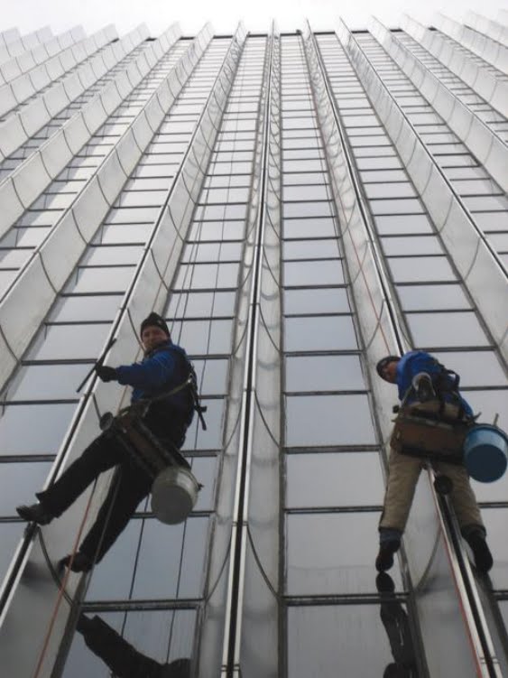 Professional Window Cleaning Safety Guidelines