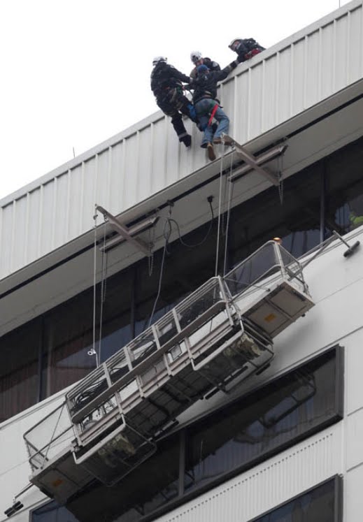 window cleaning seattle rise window cleaners rescued in seattle robinsonsolutions professional cleaning window cleaning seattle rise window cleaners rescued in seattle robinsonsolutions professional cleaning