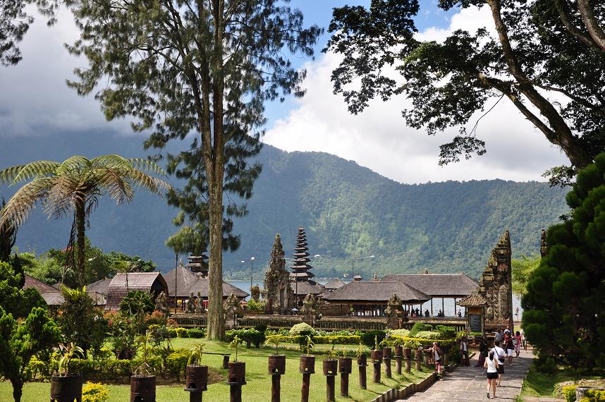 [temple+view.JPG]