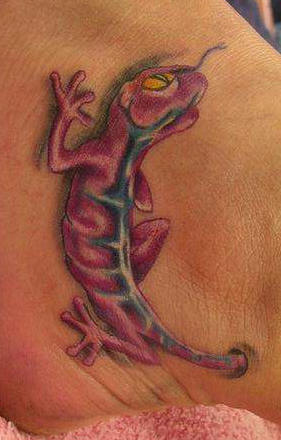 red gecko tattoo 0205