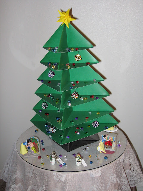 Steve and Megumi Biddle Essential Origami 12-unit sonobe ball on origami Christmas tree