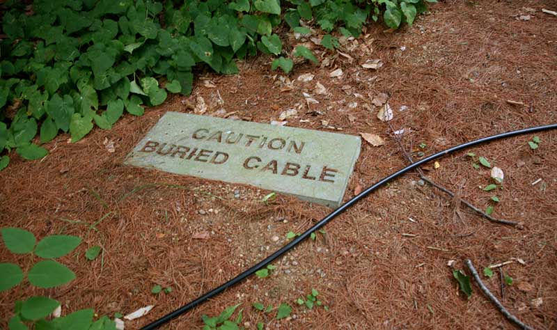 [Canada-Buried+Cable.jpg]