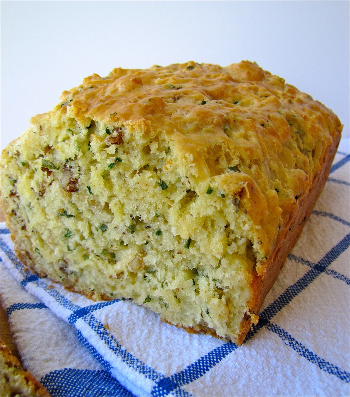 Susi's Kochen Und Backen Adventures Savory Cheese and Chive Bread