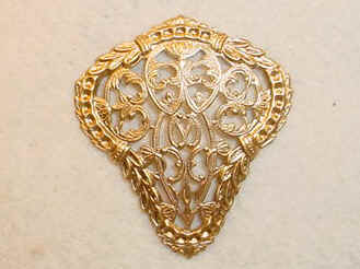 [Brass-shoe-ornament-finding-Guyot-7449-D.jpg]