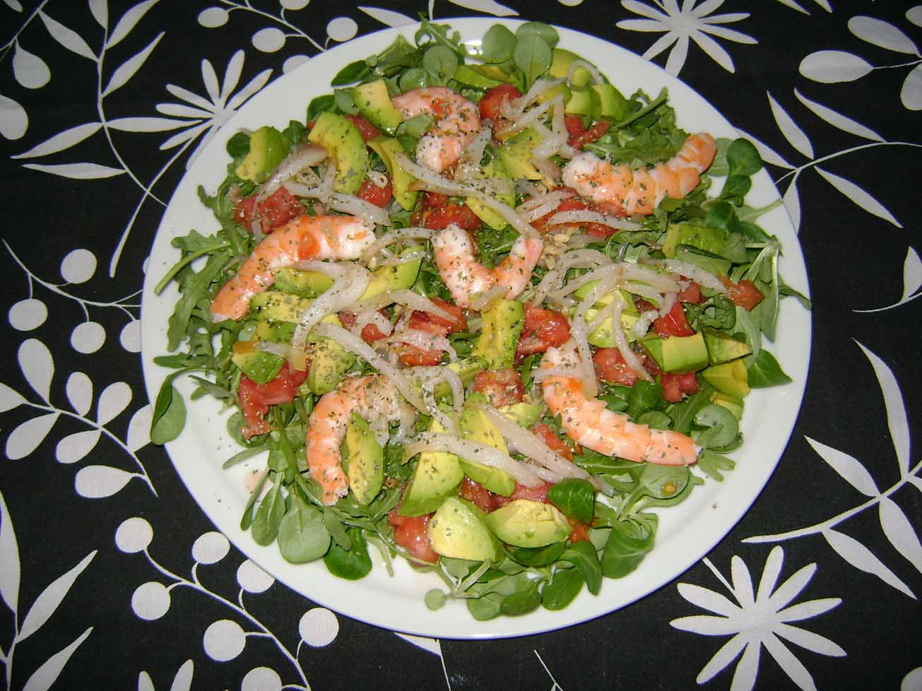 Entre fogones...y otras recetas cotidianas: Ensalada de aguacate y gambas
