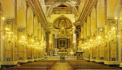 [Duomo+di+Amalfi_+Navata+centrale.jpg]