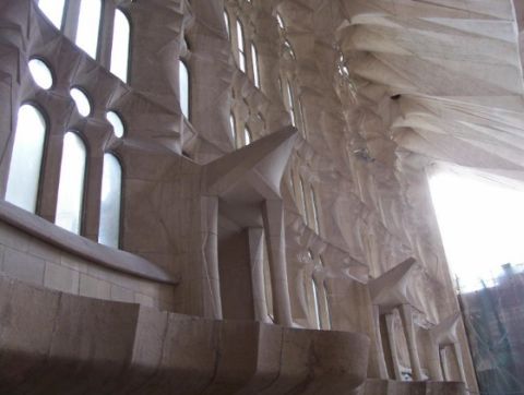 [Barcelonas,+ühe+kubistliku+kiriku+interjöör.jpg]