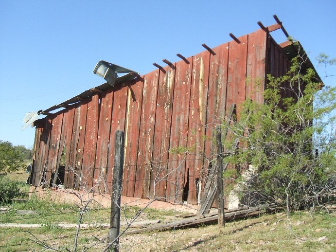 [Wickenburg+barn2.JPG]