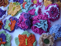 "FLORECIENDO" Flores y mariposas, tejidas a crochet