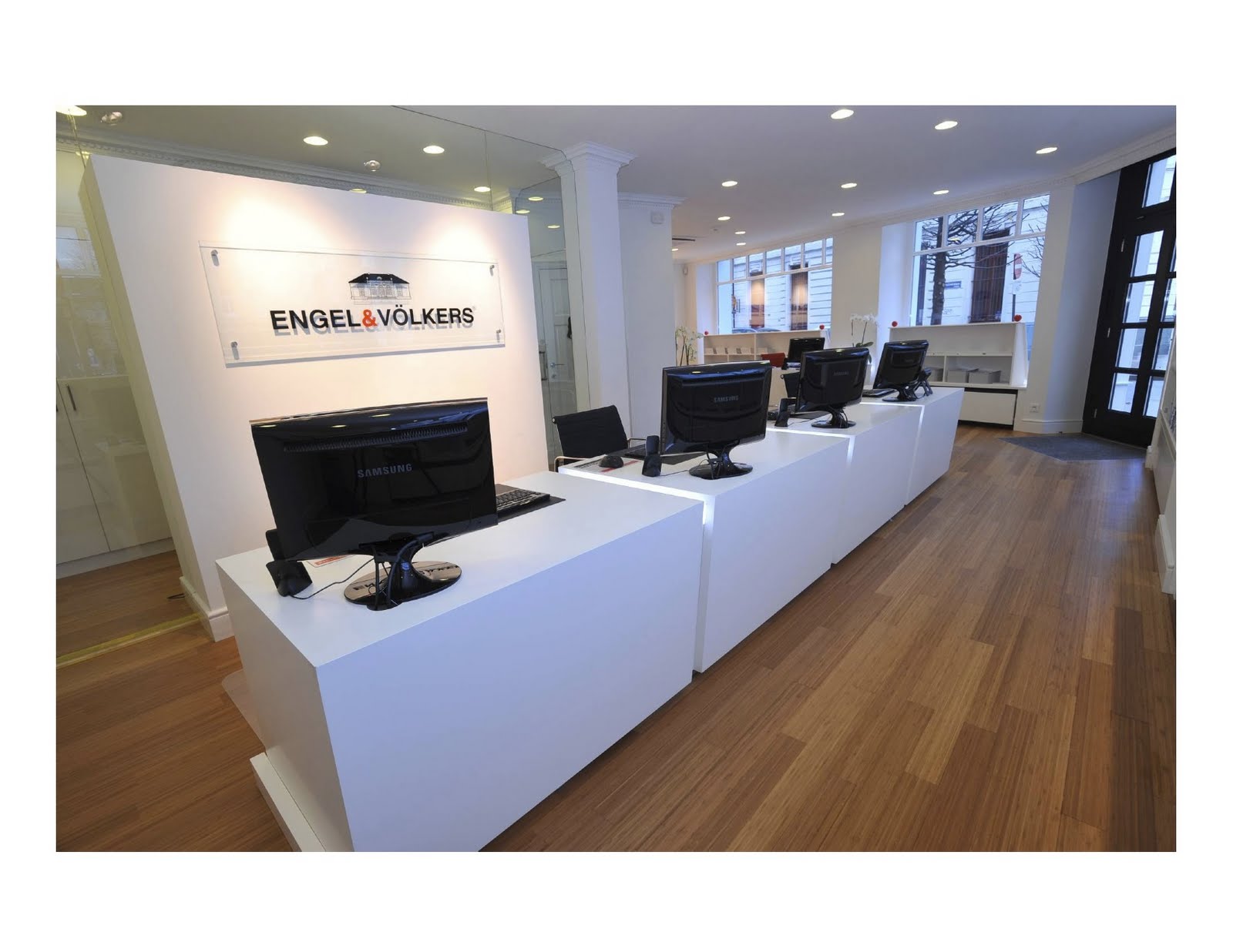 [E&V+Shop+Antwerp-Belgium5.jpg]