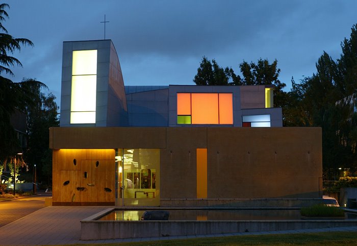 [St.+Ignatius+Chapel+Seattle.jpg]