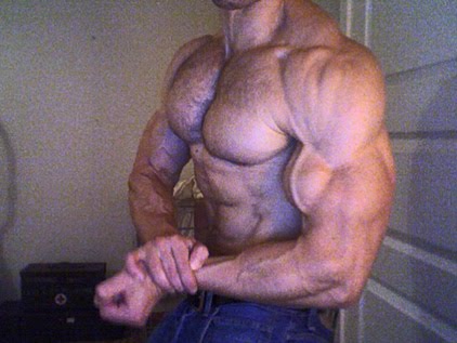 Male showing results of Leangains approach.