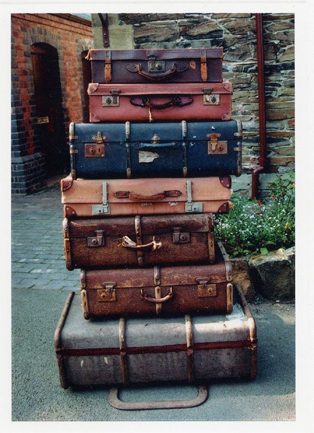 [luggage.jpg]
