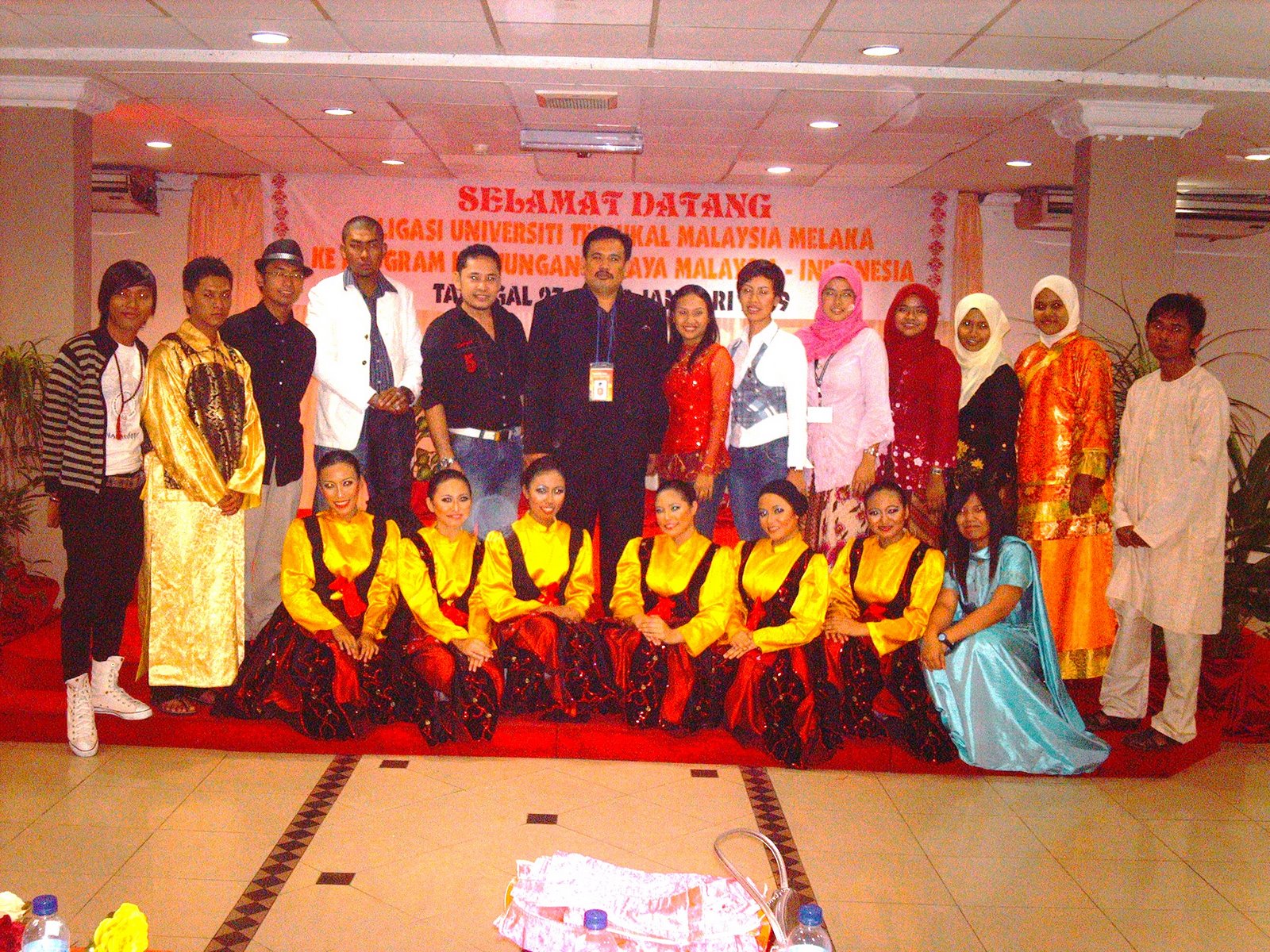 [PICT4084.JPG]