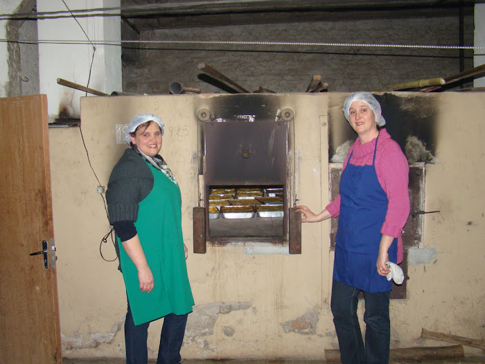 Jucemara e Sandra arrasando nos fornos das lasagnas