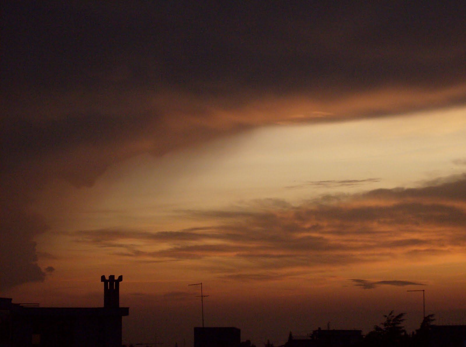 [cielo+rosso.JPG]