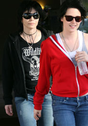 [101353-joan_jett_kristen_stewart_181_260.2]