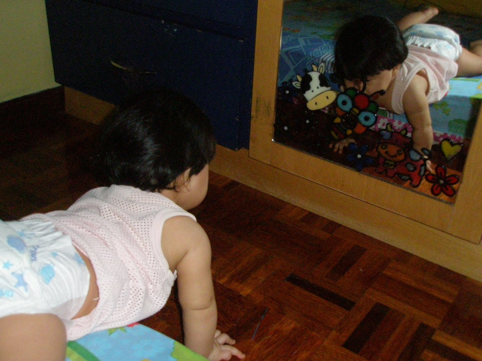 [Cass+in+sisters'+bed+016.jpg]