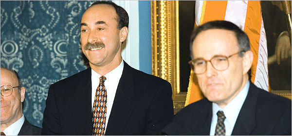 [giuliani_hauer.jpg]