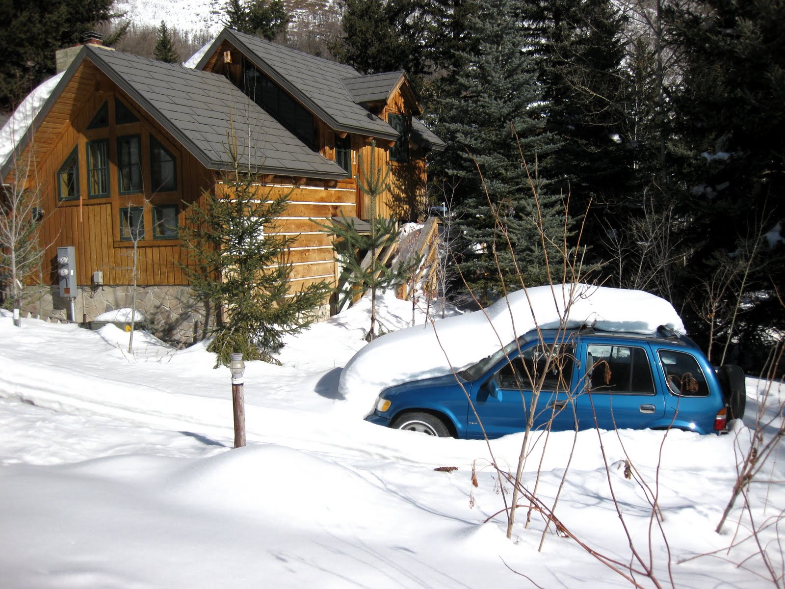 [Sundance+car+under+snow.jpg]
