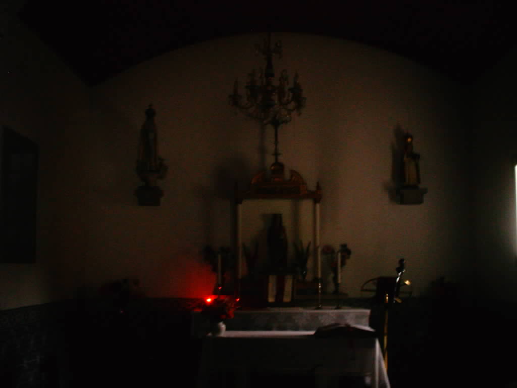 [ALTAR+DA+SENHORA+DA+PEGADA.JPG]