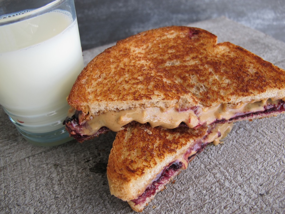 How Many Calories In A Peanut Butter And Jelly Sandwich On Honey Wheat