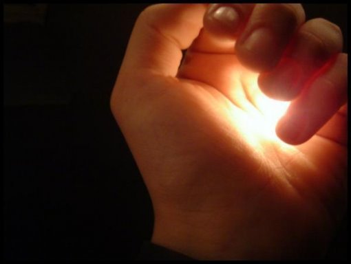 [place-the-world-in-ur-hands-not-in-ur-heart.jpg]