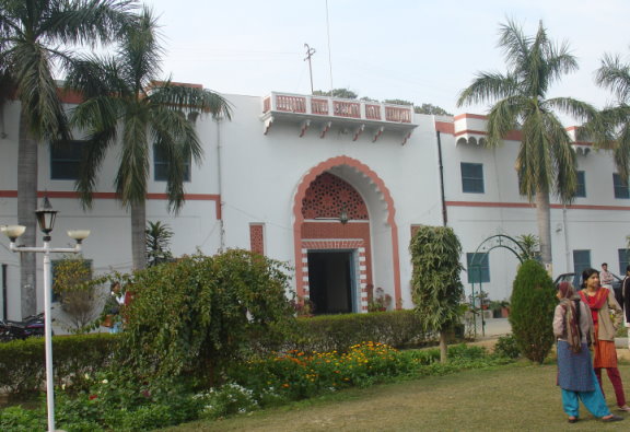 CENTRE FOF WOMEN'S STUDIES