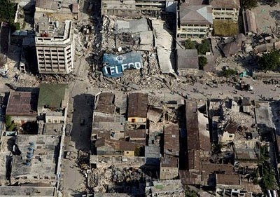 [haiti_panoramic_destruction.jpg]