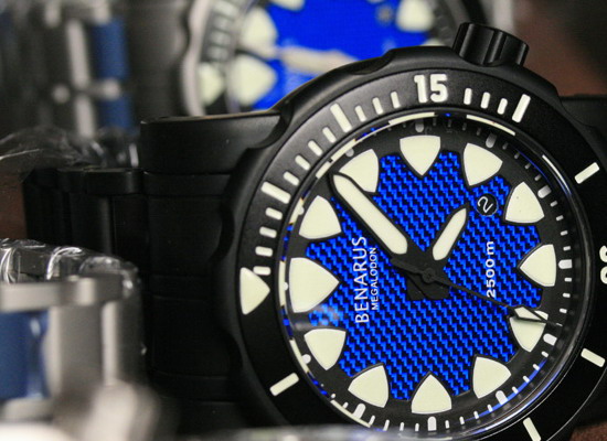 Benarus Megalodon Pvd