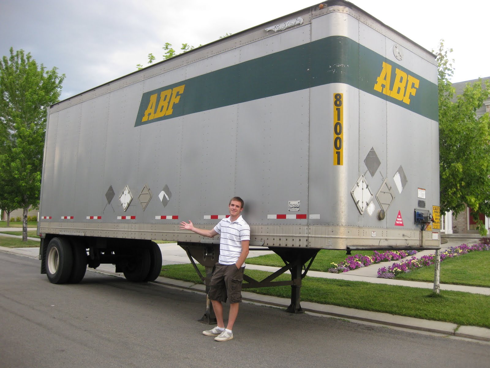 Oregon Millburns Packing the ABF moving truck for Cleveland!
