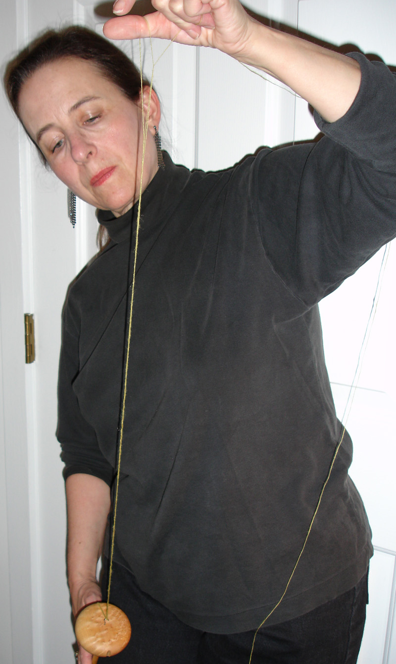 [thumbthroughloopwhiletwisting2.jpg]