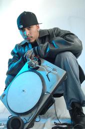 [8&9+leather+table+hectik.jpg]