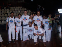 ARTE E MOVIMENTO CAPOEIRA