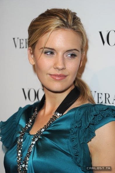 [Maggie_Grace_Vera_Wang_Store_010.jpg]