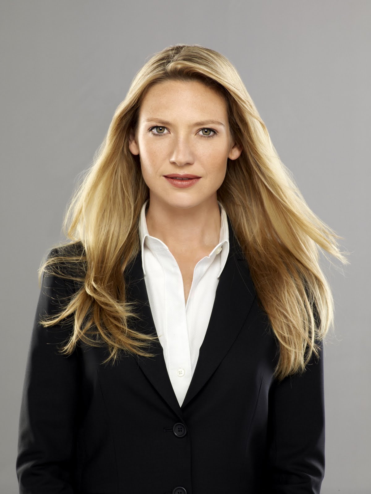 aboutnicigiri: Anna Torv Olivia...