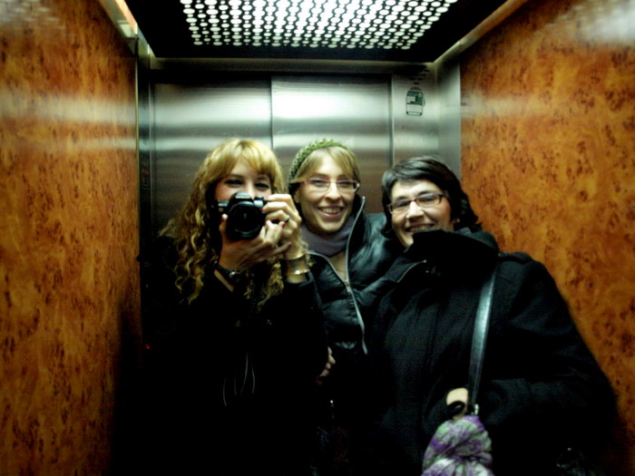 [PC105327.JPG]
